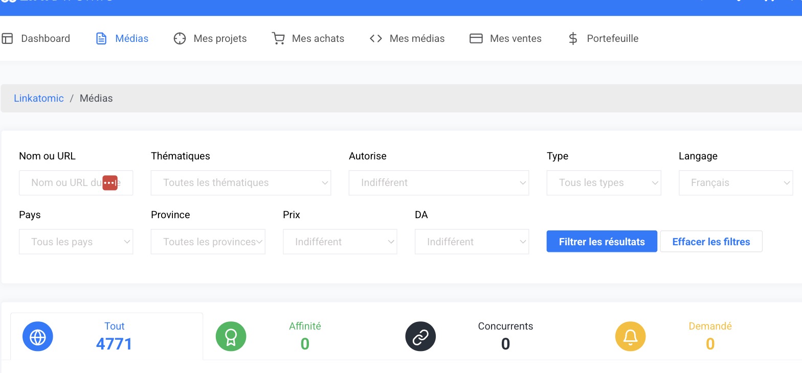 Linkatomic's media catalogue filtered on French. The filter panel offers name or URL, topics, permission, type, language, country, province, price and DA, and a counter shows 4,771 media in the All tab, next to the Affinity, Competitors and Requested tabs.